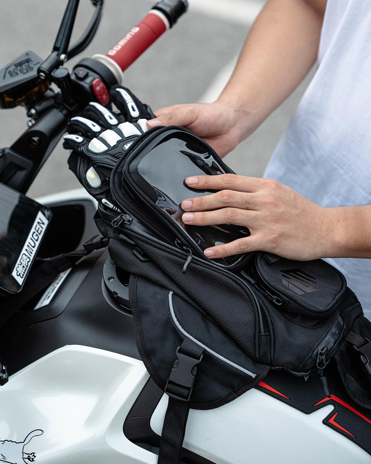 ILM Waterproof Magnetic Motorcycle Tank Bag