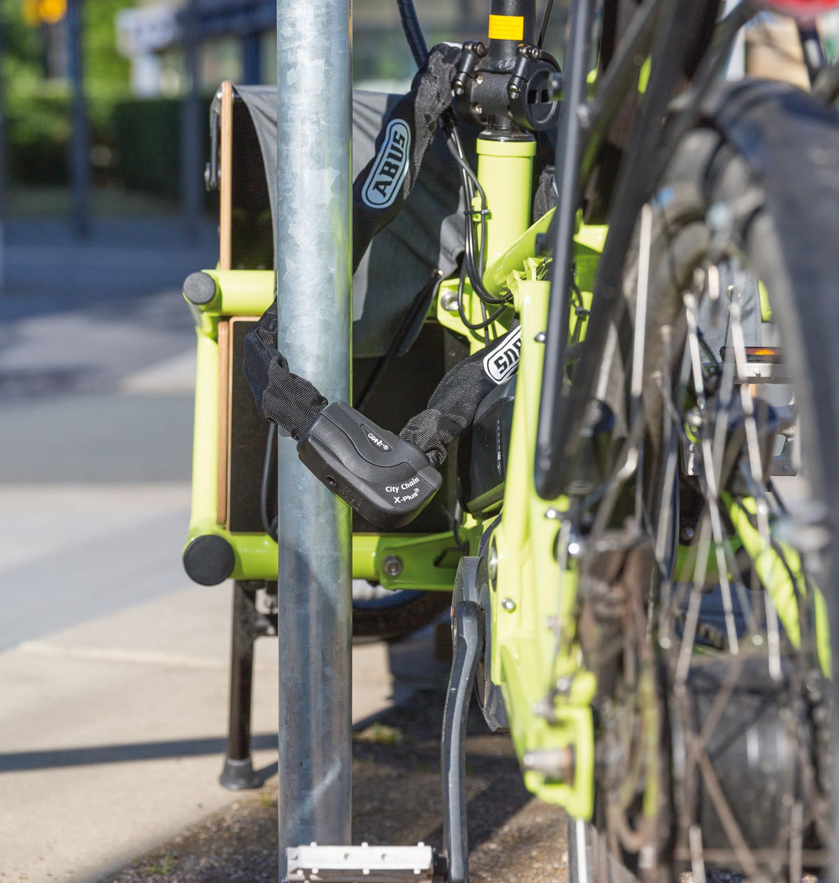 ABUS XPlus Heavy-Duty Chain Lock
